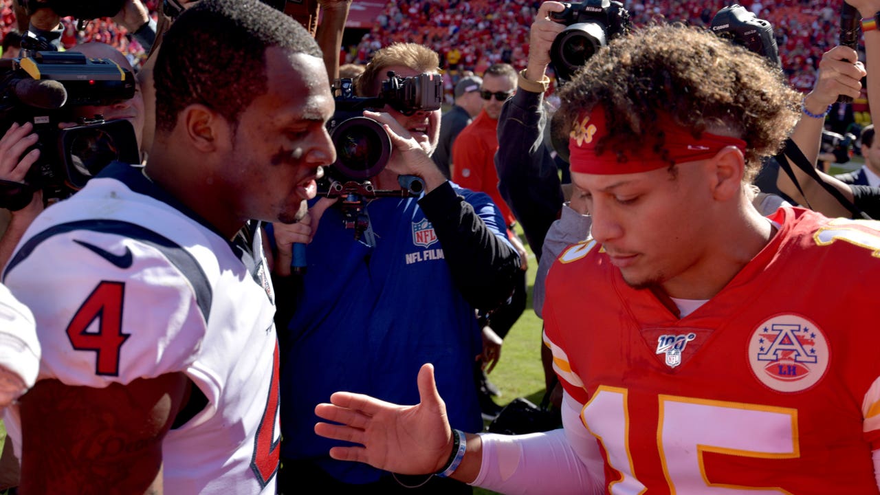 Mahomes outdueled by Watson in Chiefs' 31-24 loss to Texans